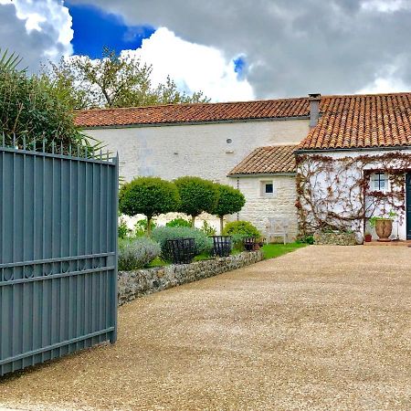 Bed and Breakfast Du Cote De L'Ombriere Geay  Exterior foto