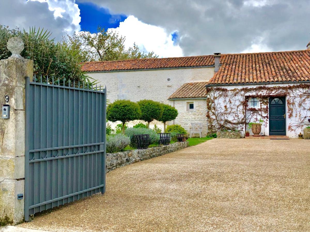Bed and Breakfast Du Cote De L'Ombriere Geay  Exterior foto